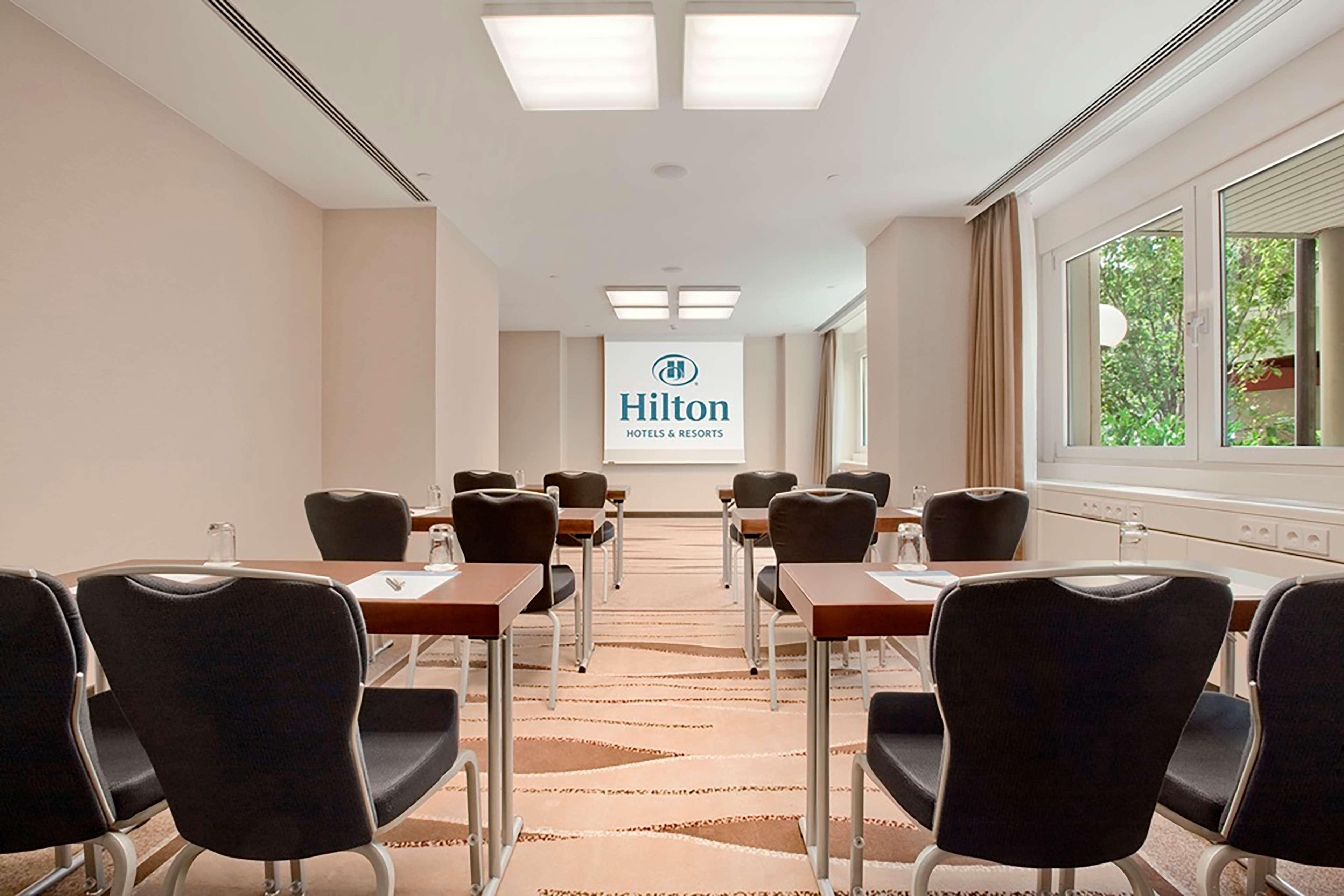 Готель Hilton Vienna Waterfront Екстер'єр фото